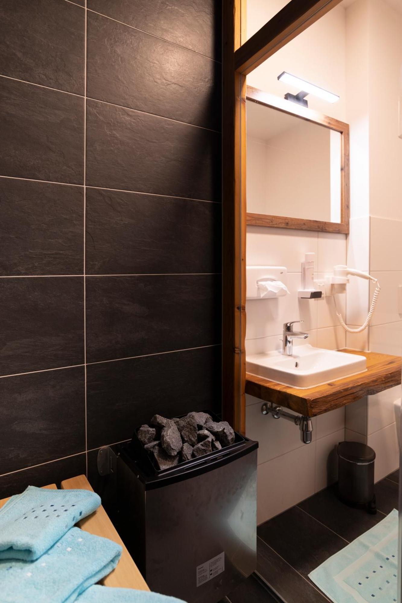 Alpenhotel & Aparthotel Lanz Hohentauern Δωμάτιο φωτογραφία